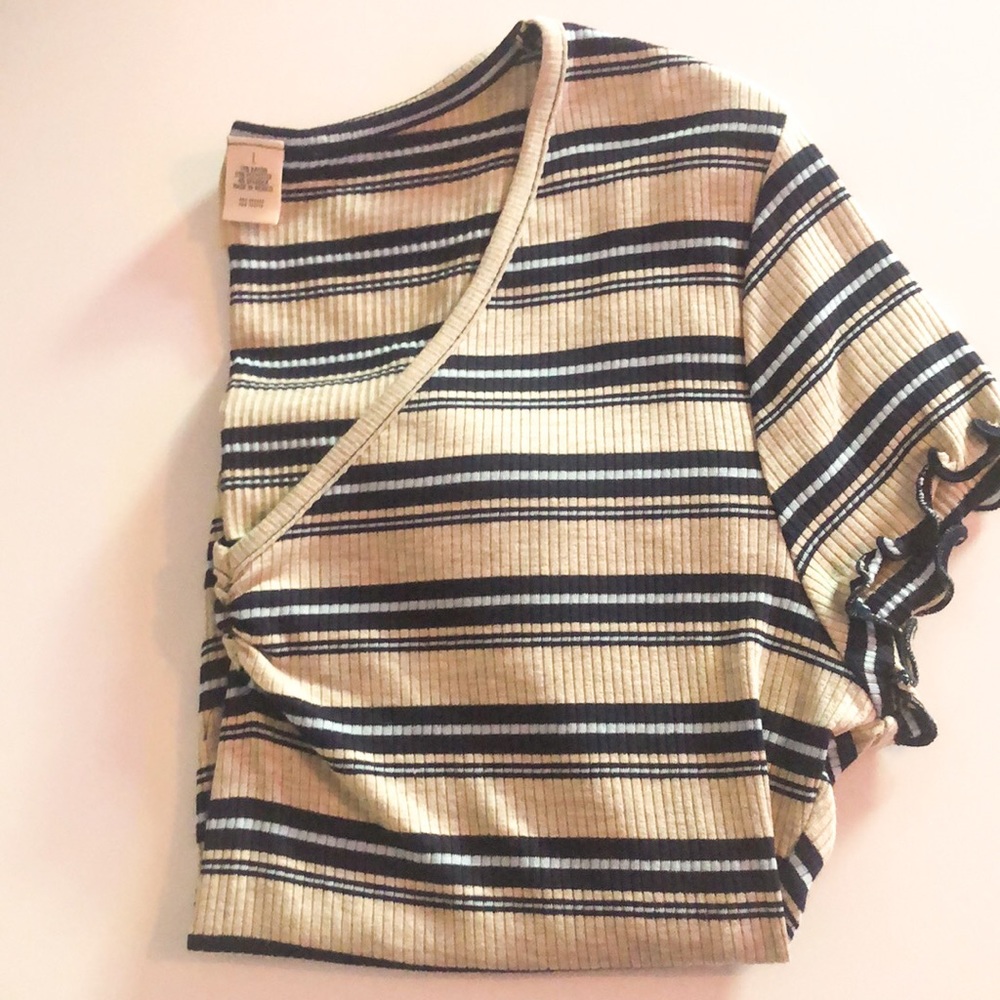 striped lettuce edge tee